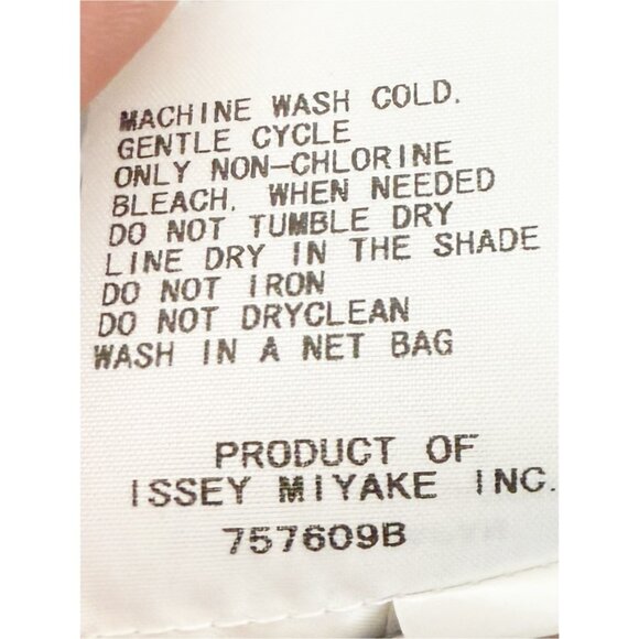 PLEATS PLEASE ISSEY MIYAKE BASICS in LIGHT GRAY OS - Picture 4 of 5